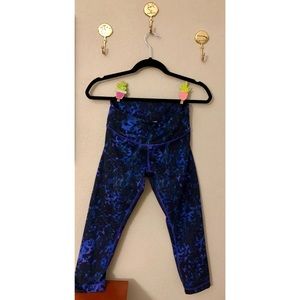 Lululemon Wunder Under Crop Size 6 Iris Flower